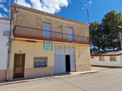 Casa en venta en Zulema, con 5 dormitorios, 2 baños y plaza de garaje