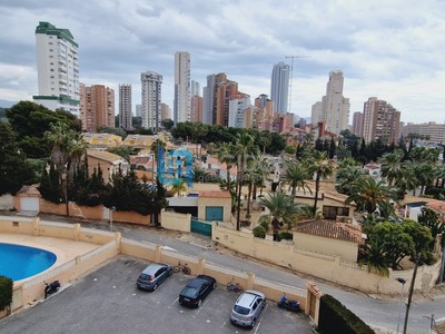 Piso en venta en Finestrat, con 1 dormitorio, baño, plaza de garaje y balcón