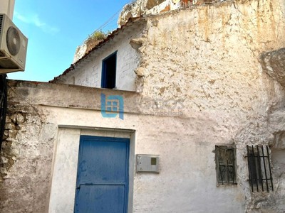 Casa en venta en Alcalá Del Júcar, con 7 dormitorios y baño