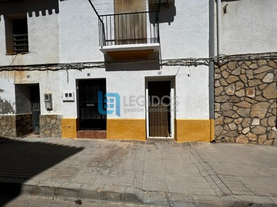 Casa en venta en Casas Ibáñez, con 6 dormitorios y 2 baños