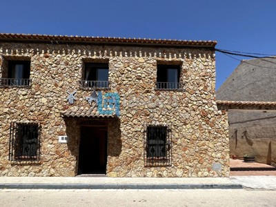 Casa en venta en Casas De Juan Núñez, con 6 dormitorios, 2 baños y trastero