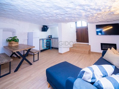 Casa rural en alquiler vacacional en Alcalá Del Júcar, con 2 dormitorios y baño
