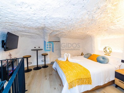 Casa rural en alquiler vacacional en Alcalá Del Júcar, con 1 dormitorio y baño