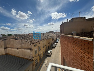 Piso en venta en Casas Ibáñez, con 4 dormitorios, baño, aseo y balcón