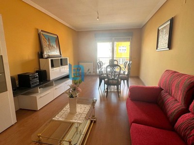 Piso en venta en Albacete, con 3 dormitorios, 2 baños, plaza de garaje y balcón