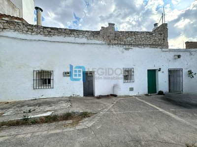 Casa en venta en Casas Del Cerro, con 2 dormitorios, baño y terraza