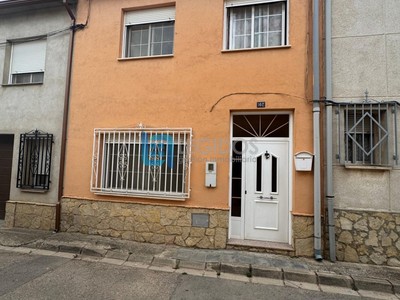Casa en venta en Casas De Ves, con 7 dormitorios, 2 baños y plaza de garaje