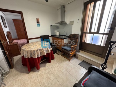 Casa en venta en Alcalá Del Júcar, con 2 dormitorios, baño y trastero