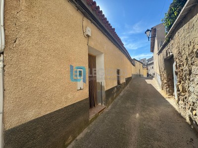 Casa en venta en Jorquera, con 4 dormitorios, 2 baños y balcón