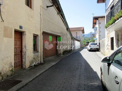 Casa-caserio-chalet en venta en Ispaster, Erkiaga Kalea, con terreno