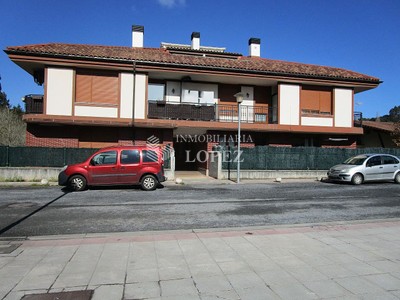 Ático en venta en Ispaster, Larrazabal, con 2 dormitorios, 2 baños y 4 terrazas