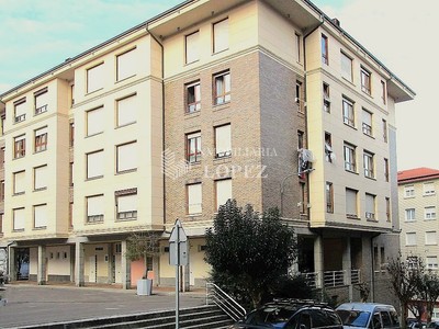 Piso en venta en Lekeitio, con 2 dormitorios, 2 baños y trastero