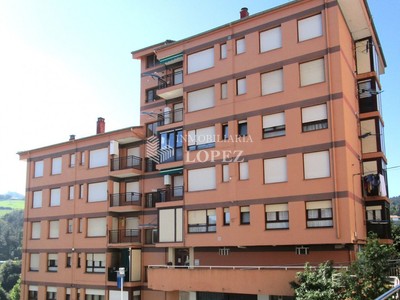 Piso en venta en Lekeitio, Aldamiz Etxebarria, con 2 dormitorios, baño y terraza