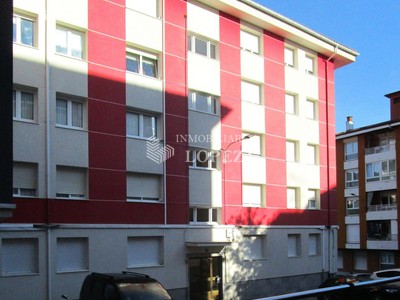 Piso en venta en Lekeitio, Aldamiz Etxebarria, con 2 dormitorios, baño y terraza
