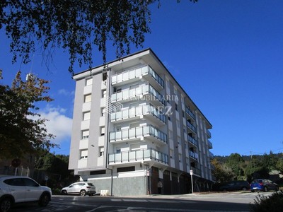 Piso en venta en Lekeitio, con 2 dormitorios, baño, trastero y balcón