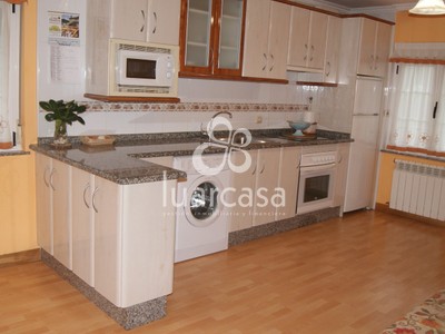 Casa en alquiler en Luarca, Alrededores Luarca, con 2 dormitorios, baño, 2 plazas de garaje, trastero, terraza y terreno