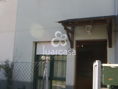 Casa en venta en Luarca, Alrededores Luarca, con 1 dormitorio, baño y plaza de garaje