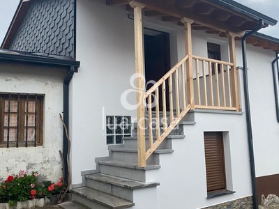 Casa en alquiler en Luarca, con 1 dormitorio, trastero y 2 balcones