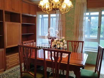 Piso en venta en Luarca, Luarca Centro, con 4 dormitorios, baño, aseo, 2 plazas de garaje, trastero y terraza