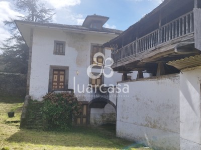 Casa en venta en Luarca, Alrededores Luarca, con 4 dormitorios, 2 baños, trastero, terraza y terreno
