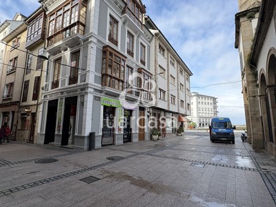 Casa en venta en Luarca, Luarca Centro, con 3 dormitorios, 2 baños y 6 balcones