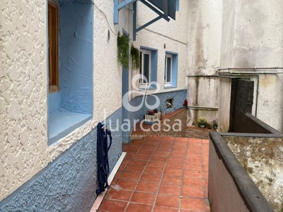 Casa en venta en Luarca, Luarca Centro, con 2 dormitorios, baño y terreno