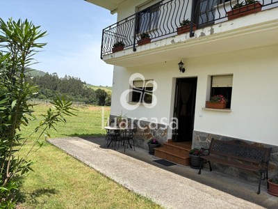 Casa en alquiler en Luarca, Alrededores Luarca, con 2 dormitorios, baño, terraza y terreno