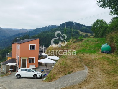 Casa en alquiler en Luarca, Alrededores Luarca, con 4 dormitorios, 3 baños, trastero y terreno