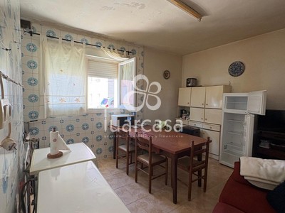 Piso en venta en Cudillero, Alrededores Cudillero, con 4 dormitorios y baño