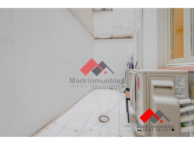 Piso en venta en Madrid, con 3 dormitorios y baño