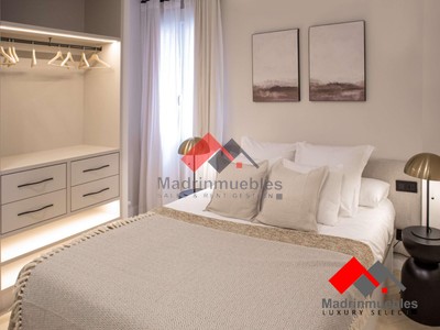 Piso en venta en Madrid, con 2 dormitorios, 2 baños y balcón