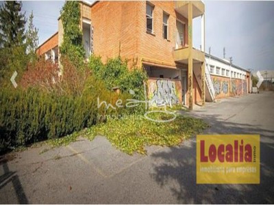 Pabellón en venta en Llodio, Poligono Gamarra