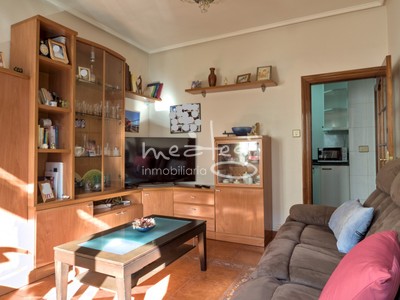 Piso en venta en Trapaga, San Andres, con 3 dormitorios, baño y balcón