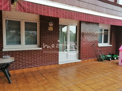 Piso en venta en Sestao, con 2 dormitorios, 2 baños y terraza