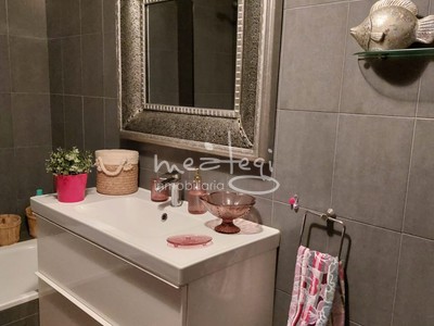 Piso en venta en Sestao, con 3 dormitorios, 2 baños, trastero y terraza