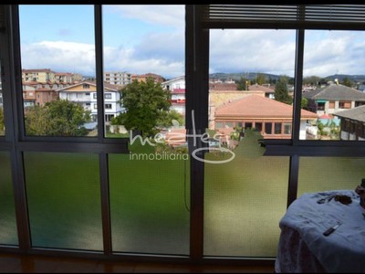 Piso en venta en Medina De Pomar, con 3 dormitorios, baño, balcón y terraza
