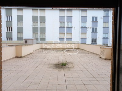 Piso en venta en Medina De Pomar, con 2 dormitorios, 2 baños, trastero y terraza