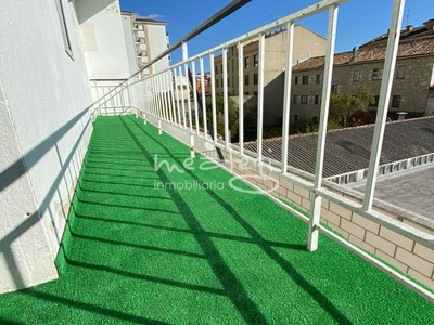 Piso en venta en Villarcayo, con 3 dormitorios, baño, balcón y terraza