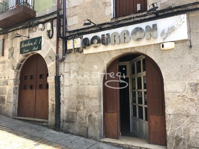Locales en alquiler en Laredo, con 2 baños