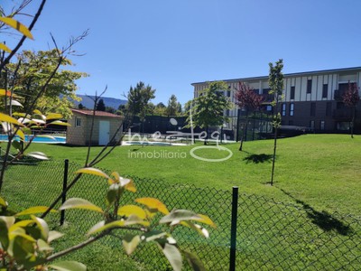 Chalet en venta en Villarcayo, con 3 dormitorios, 2 baños, plaza de garaje y terraza