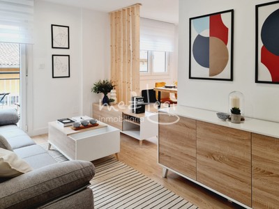 Piso en venta en Barakaldo, con 2 dormitorios, baño y balcón