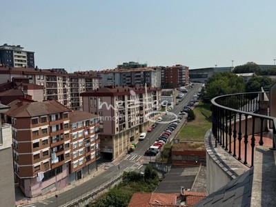 Piso en venta en Santurtzi, Lauaxeta, con 3 dormitorios, 2 baños y balcón