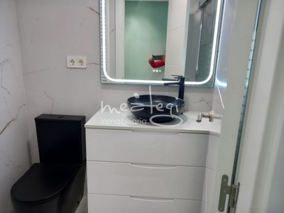 Piso en venta en Barakaldo, con 3 dormitorios, 2 baños y balcón