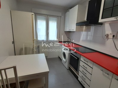 Piso en alquiler en Gallarta, con 3 dormitorios y baño