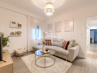 Piso en venta en Santurce, con 3 dormitorios, baño y balcón