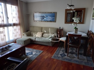 Piso en venta en Barakaldo, con 2 dormitorios, baño, plaza de garaje y trastero