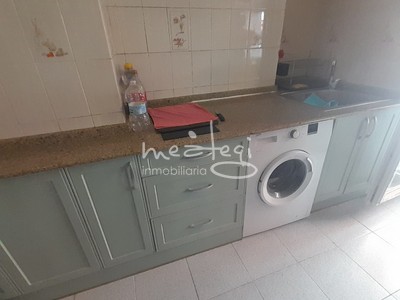 Piso en venta en Gallarta, con 2 dormitorios, baño y balcón