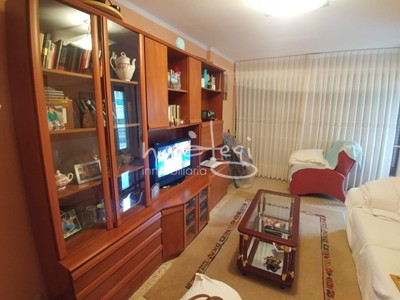 Piso en venta en Villarcayo, Villarcayo, con 3 dormitorios, baño, balcón y terraza