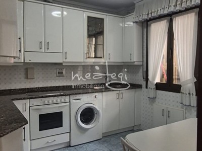 Piso en venta en Santurtzi, Cabieces, con 3 dormitorios, trastero y balcón