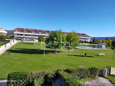 Piso en venta en Medina De Pomar, con 2 dormitorios, baño, plaza de garaje y balcón